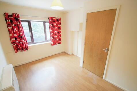 ca010883-bedroom