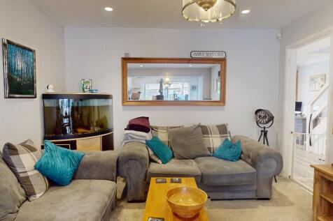 Living Room - Ang...