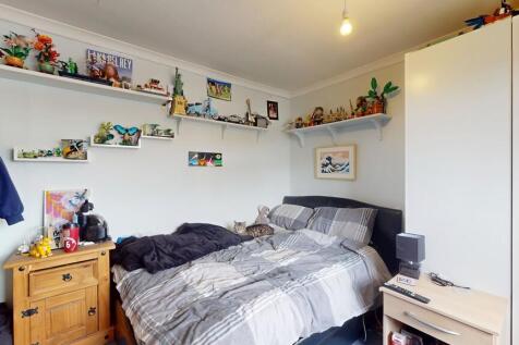 Bedroom 1- Angle ...