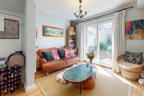 Living room - Ang...