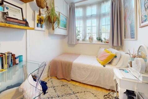 Bedroom 2 - Angle...