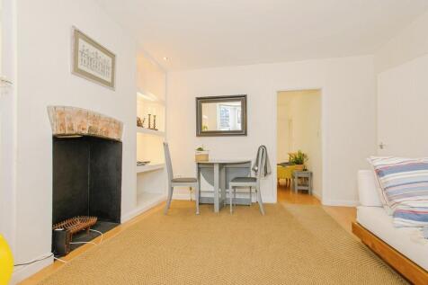 Living room - Ang...