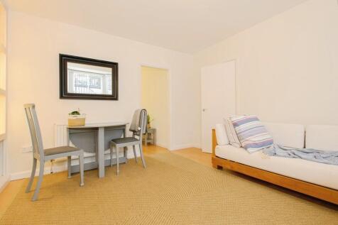 Living room - Ang...