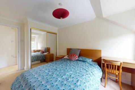 Bedroom 1- Angle ...
