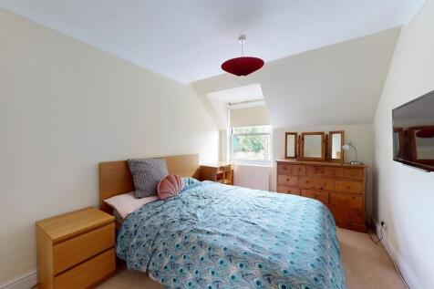 Bedroom 1- Angle ...