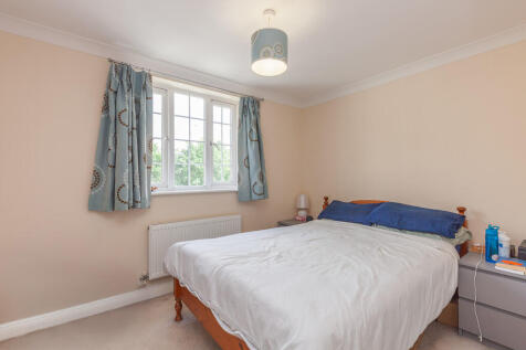 Bedroom 1- Angle ...