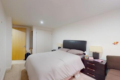 Bedroom 1 - Angle...