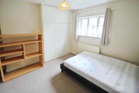 Bedroom 1 - Angle...