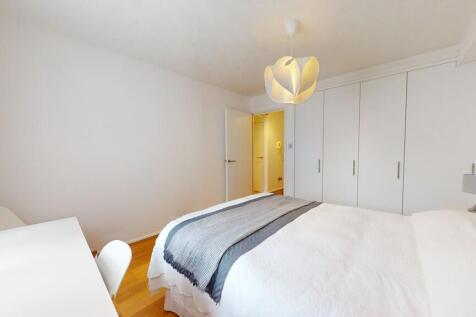 Bedroom 1 - Angle...