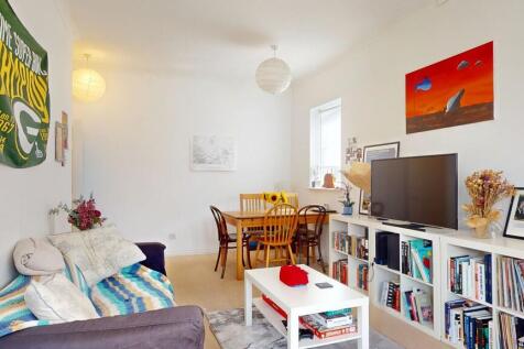 Living room - Ang...