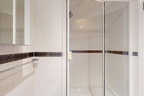 En-suite - Angle ...