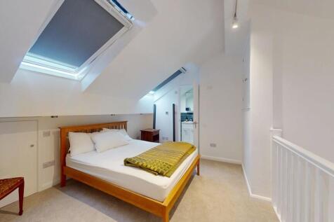 Bedroom 1- Angle ...
