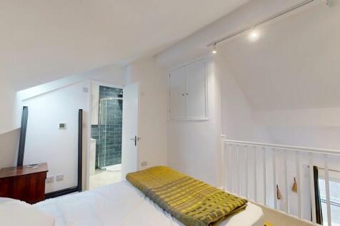 Bedroom 1- Angle ...