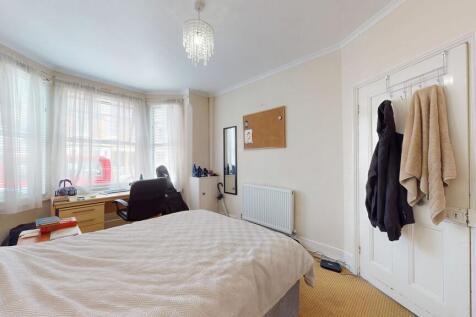 Bedroom 1- Angle ...