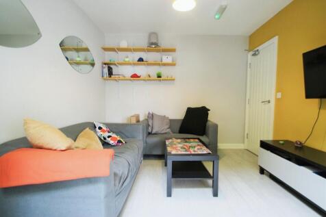 eec045c9-living 2...
