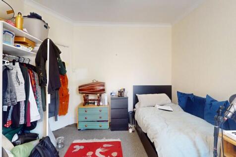 Bedroom 4 - Angle...