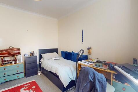 Bedroom 4 - Angle...