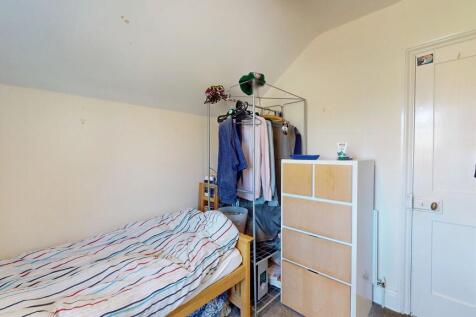 Bedroom 3 - Angle...