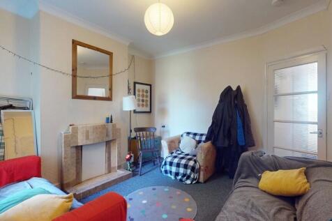Living room - Ang...
