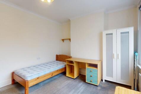 Bedroom 4 - Angle...