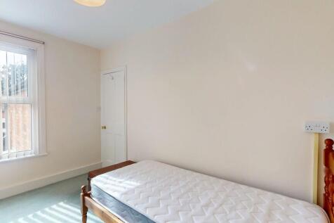 Bedroom 2 - Angle...