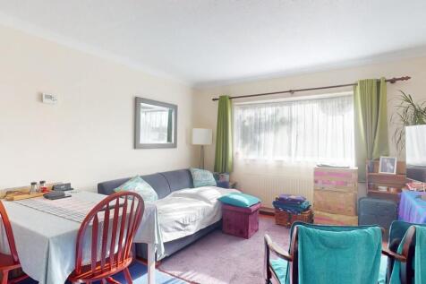 Living Area - Ang...