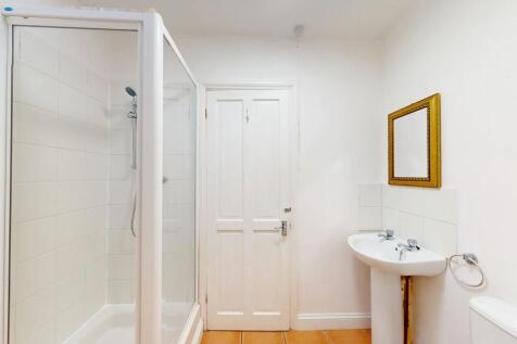 En-Suite - Angle ...