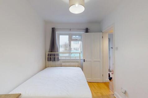 Bedroom 1 - Angle...