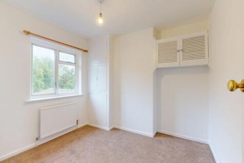 Bedroom 1- Angle ...