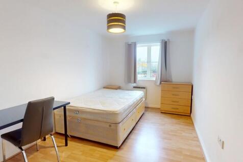 Bedroom 1 - Angle...