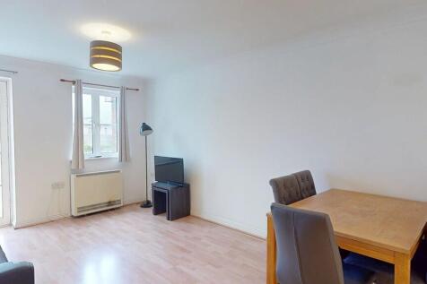 Living Area - Ang...