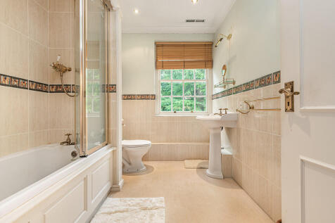 En-Suite Bathroom