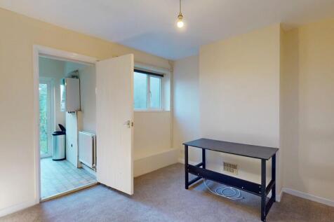 Living Area - Ang...