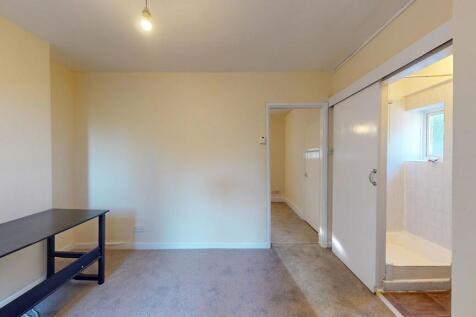 Living Area - Ang...