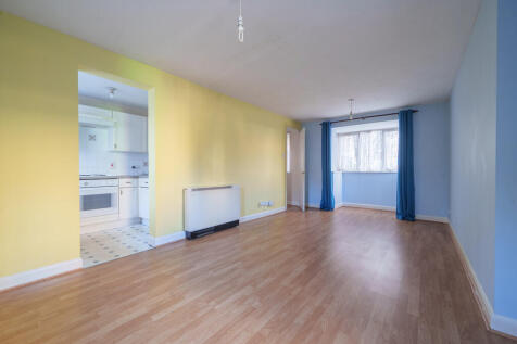 Living Room - Ang...