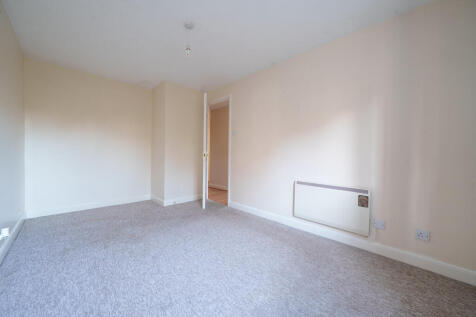 Bedroom 1 - Angle...