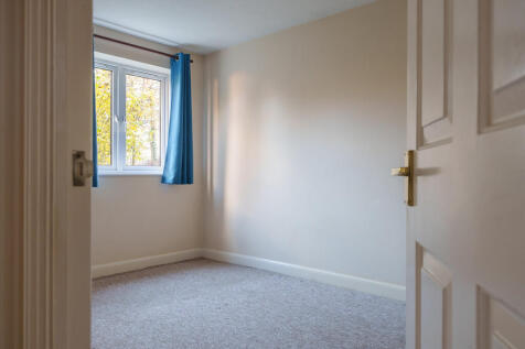 Bedroom 2 - Angle...