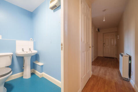 Bathroom &#43; Hallwa...