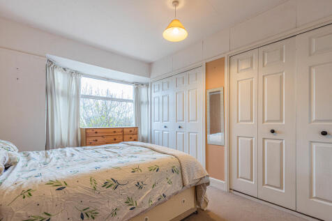 Bedroom 1 - Angle...