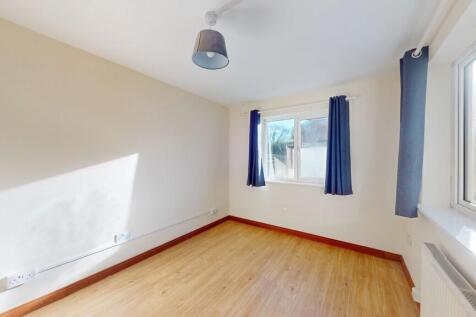 Bedroom 2 - Angle...