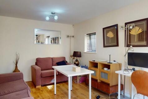 Living Area - Ang...