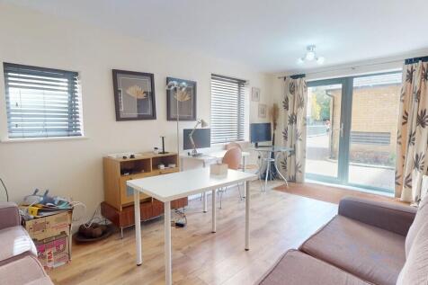 Living Area - Ang...