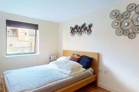 Bedroom 1 - Angle...