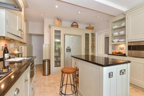 Kitchen/ Breakfast Room