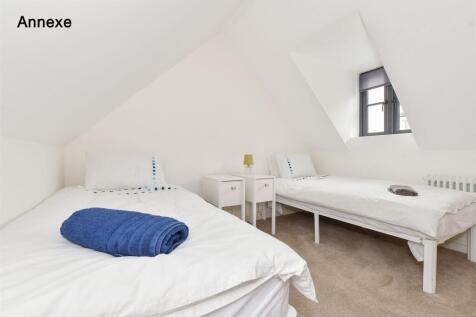 Annexe Bedroom 1