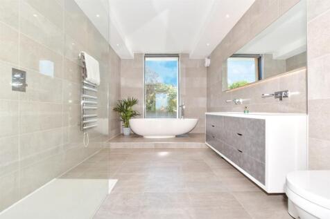 En Suite Bathroom