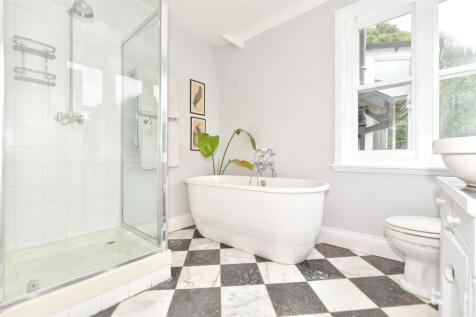 En-Suite Bathroom
