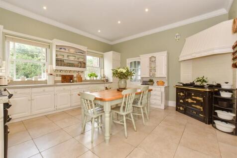 Kitchen/ Breakfast Room