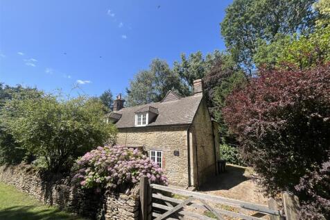 Chase Cottage - Front Photo.jpeg