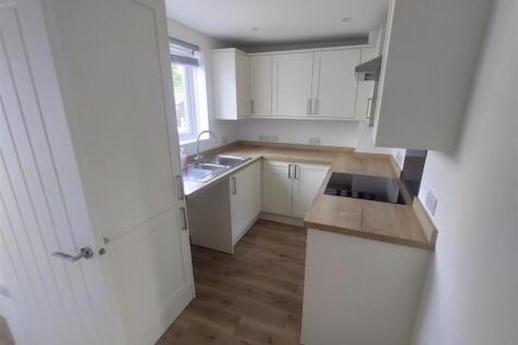 Kitchen 2.jpg